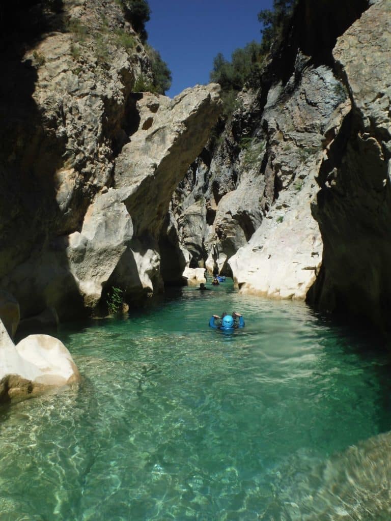 Peonera-inferieur-estrecho-Fornazos-Bierge--canyoning-sierra-de-guara